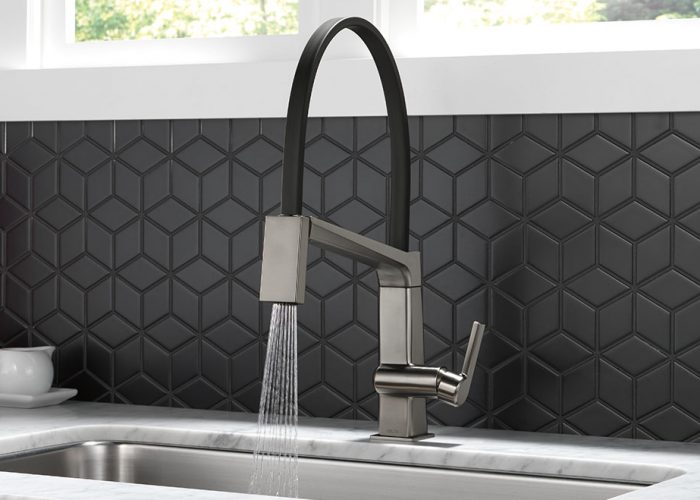 kitchen-sink-faucets-pivotal